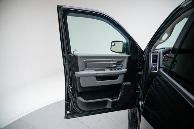 2018 RAM 1500 Big Horn Crew Cab 4x4 5'7" Box