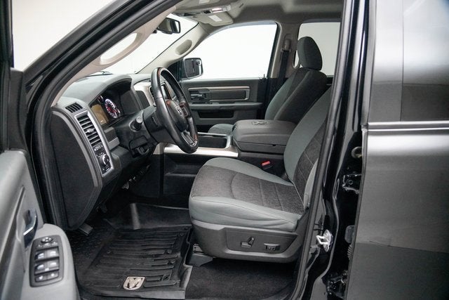 2018 RAM 1500 Big Horn Crew Cab 4x4 5'7" Box