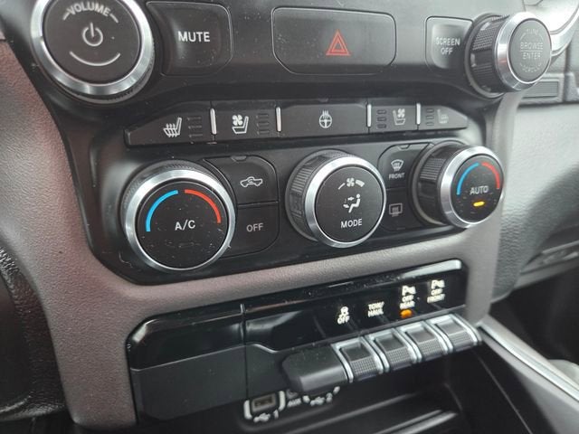 2020 RAM 1500 Laramie Crew Cab 4x4 5'7" Box