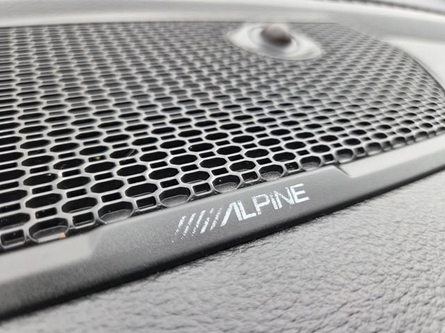 2020 RAM 1500 Laramie Crew Cab 4x4 5'7" Box