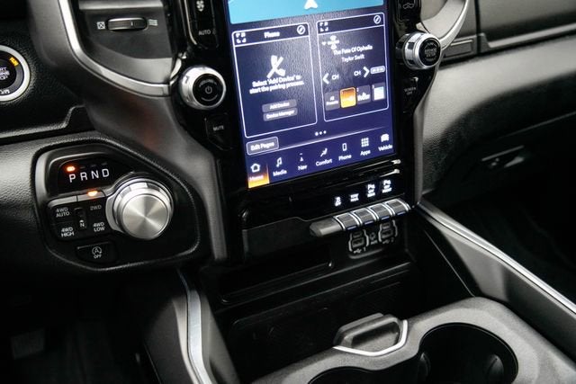 2023 RAM 1500 Laramie Crew Cab 4x4 5'7" Box