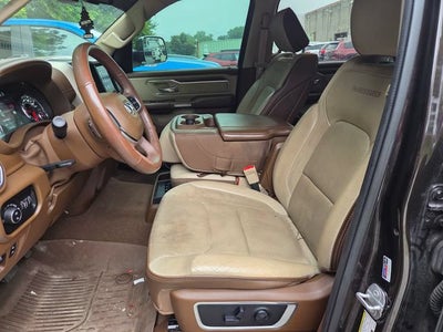 2019 RAM 1500 Laramie Crew Cab 4x4 6'4" Box