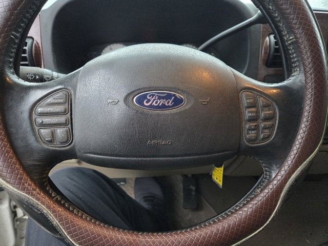 2005 Ford Super Duty F-350 DRW XL