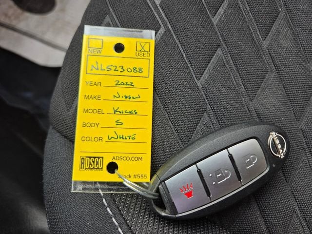 2022 Nissan Kicks S Xtronic CVT