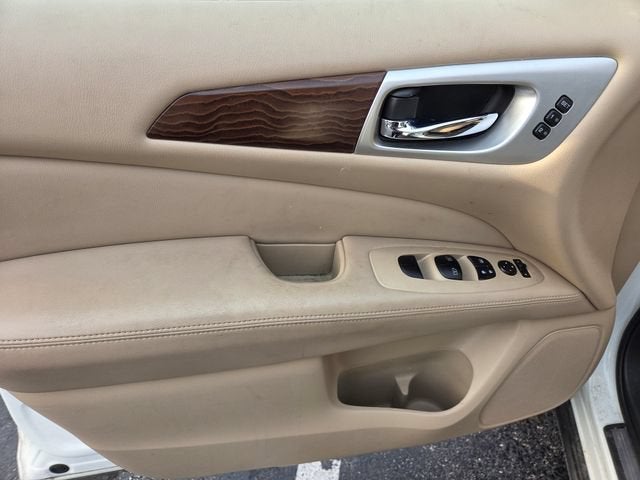2017 Nissan Pathfinder Platinum
