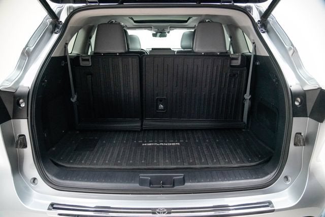2021 Toyota Highlander Hybrid Platinum