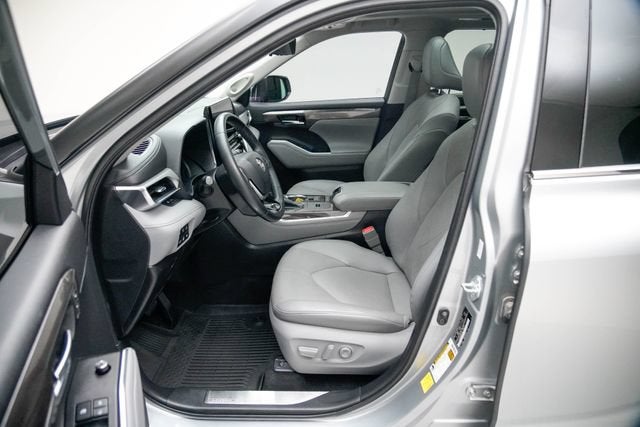 2021 Toyota Highlander Hybrid Platinum