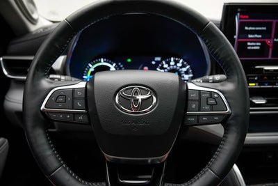2021 Toyota Highlander Hybrid Platinum