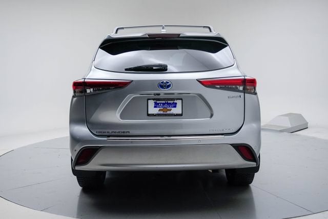 2021 Toyota Highlander Hybrid Platinum