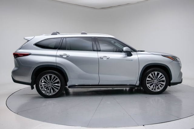 2021 Toyota Highlander Hybrid Platinum