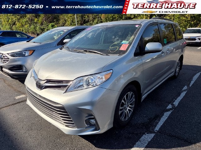 2020 Toyota Sienna XLE Auto Access Seat