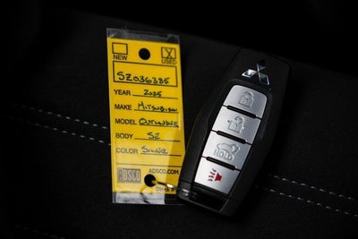 2025 Mitsubishi Outlander SE