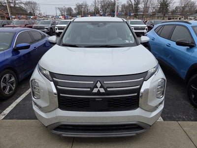 2025 Mitsubishi Outlander SE