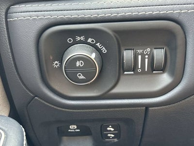 2022 RAM 1500 Limited Crew Cab 4x4 5'7" Box