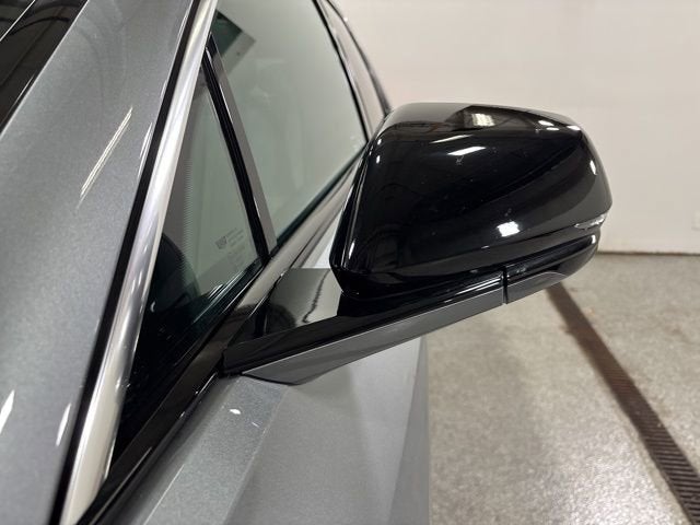 2024 Cadillac LYRIQ Luxury 1