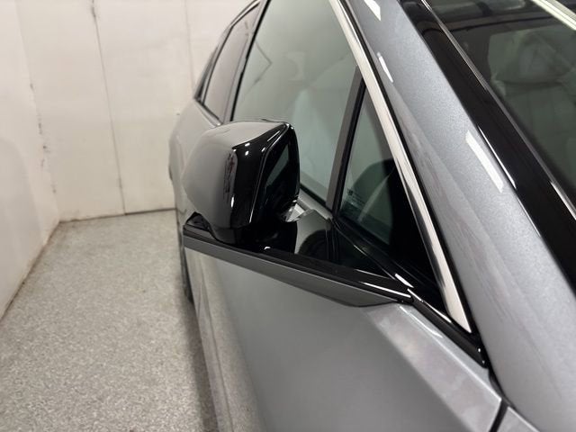 2024 Cadillac LYRIQ Luxury 1