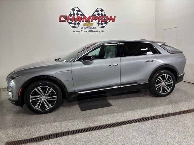 2024 Cadillac LYRIQ Luxury 1