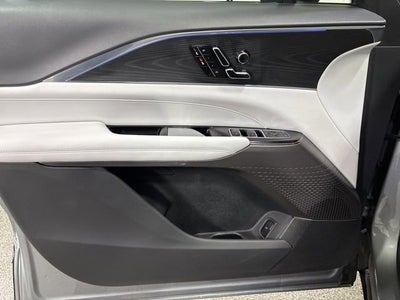 2024 Cadillac LYRIQ Luxury 1