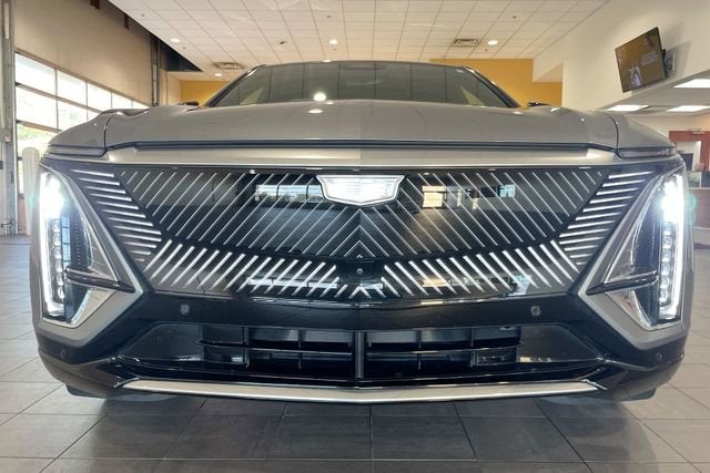 2024 Cadillac LYRIQ Luxury 1