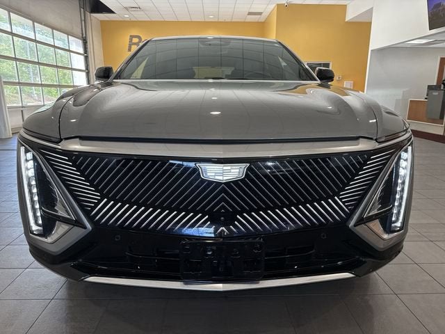 2024 Cadillac LYRIQ Luxury 1