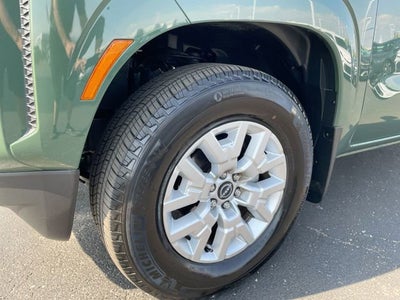 2024 Nissan Frontier SV