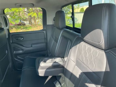 2024 Nissan Frontier SL