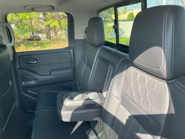 2024 Nissan Frontier SL