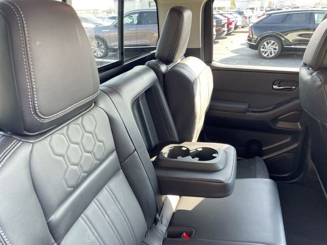 2024 Nissan Frontier SL