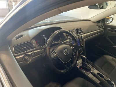 2017 Volkswagen Passat 1.8T SE