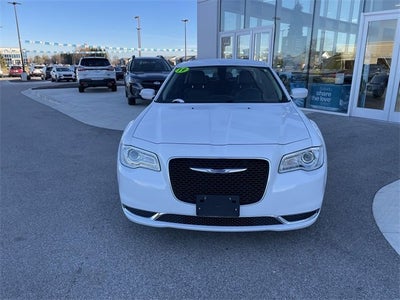2019 Chrysler 300 Touring L