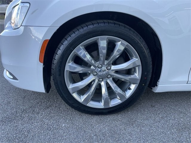 2019 Chrysler 300 Touring L