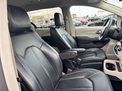 2020 Chrysler Voyager LXI