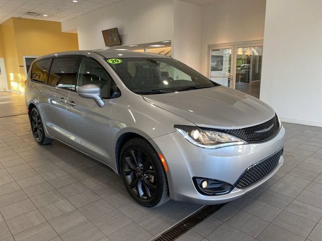 2020 Chrysler Pacifica Touring