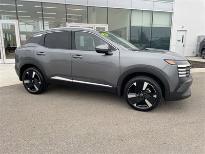 2025 Nissan Kicks SR