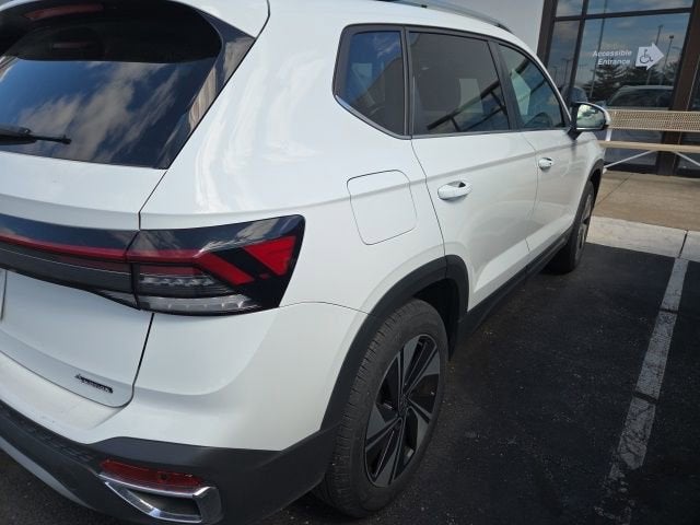 2025 Volkswagen Taos SE