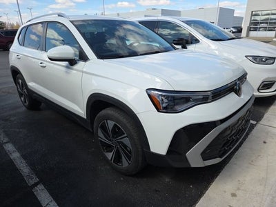 2025 Volkswagen Taos SE