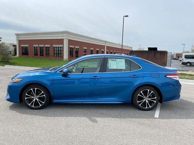 2020 Toyota Camry SE