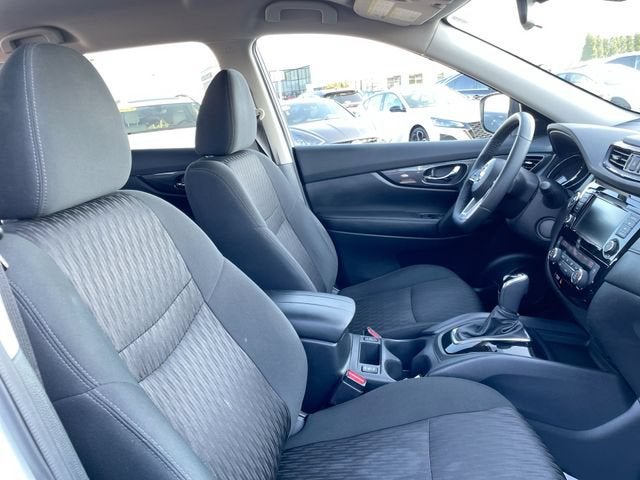 2020 Nissan Rogue SV - Photo 17