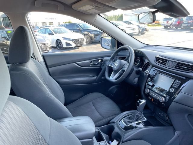 2020 Nissan Rogue SV - Photo 18