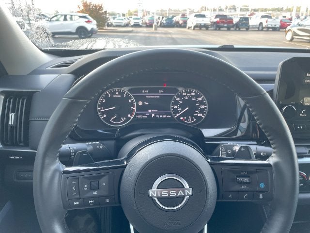 2025 Nissan Pathfinder SL