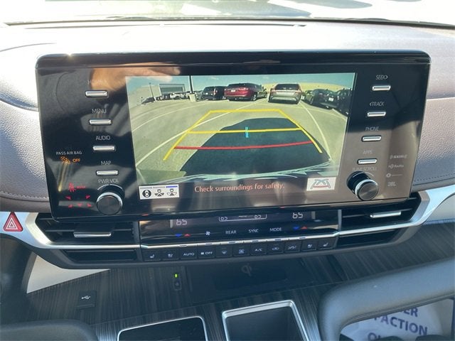 2023 Toyota Sienna Platinum