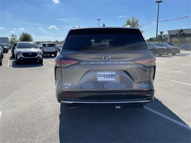 2023 Toyota Sienna Platinum