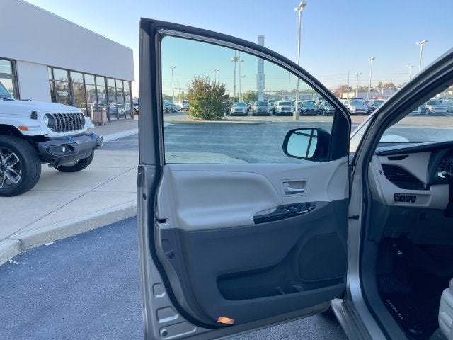 2015 Toyota Sienna XLE