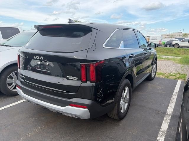 2025 Kia Sorento LX