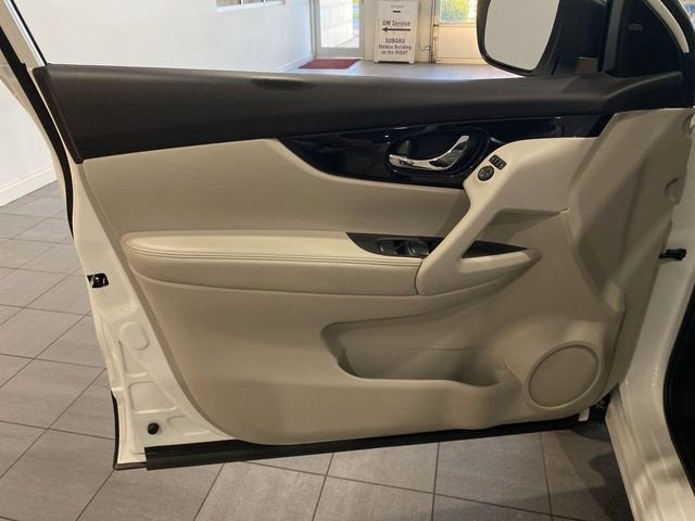 2021 Nissan Rogue Sport SV FWD Xtronic CVT