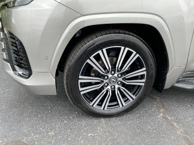 2026 Lexus LX 700h Luxury