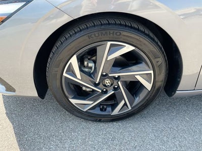 2024 Hyundai Elantra Limited