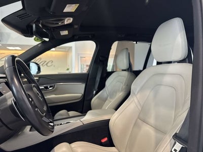 2020 Volvo XC90 T6 R-Design 7 Passenger