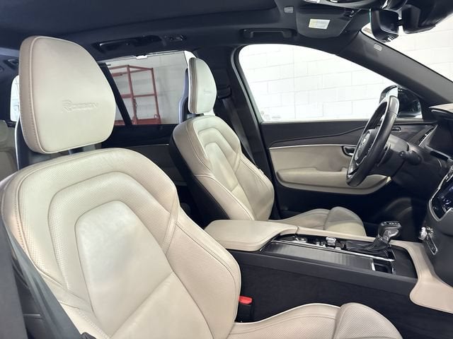 2020 Volvo XC90 T6 R-Design 7 Passenger