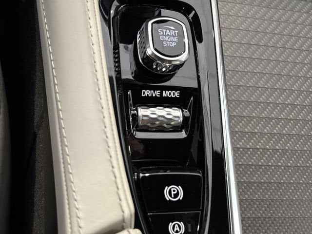 2020 Volvo XC90 T6 R-Design 7 Passenger